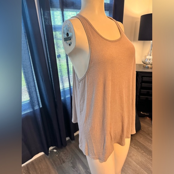 American Eagle tank top - Picture 2 of 4